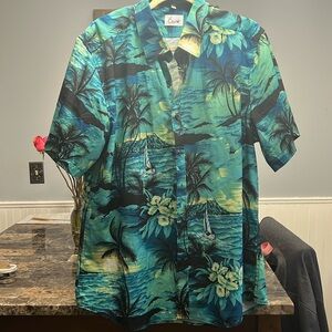 Men’s size L Hawaiian button up shirt blue/green/black